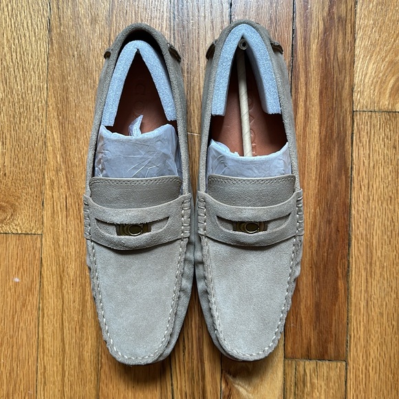 New in Box Coach Signature Coin Driving Shoe in Oat Suede, Size 8.5 - Picture 2 of 6
